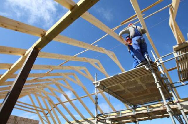 Moterų krizių centro statybas jau puošia vainikas