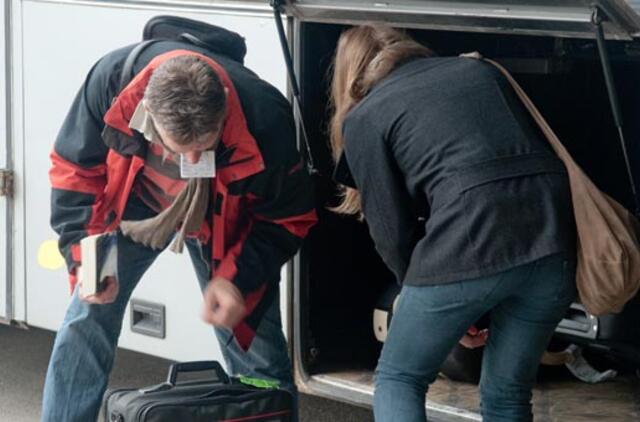 Nepatenkintųjų alternatyvos - emigruoti arba nusižudyti