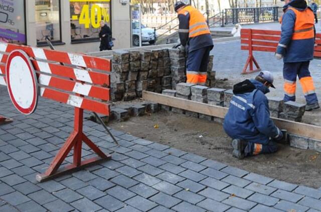 Perklojamos Tiltų gatvės trinkelės