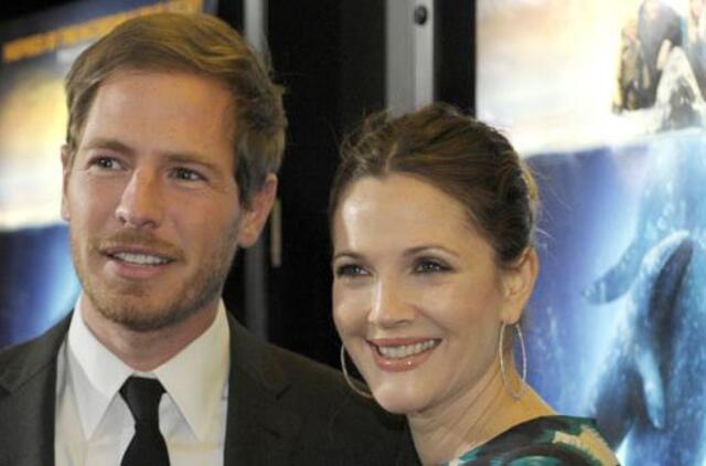 37 metų Drew Barrymore laukiasi mergaitės