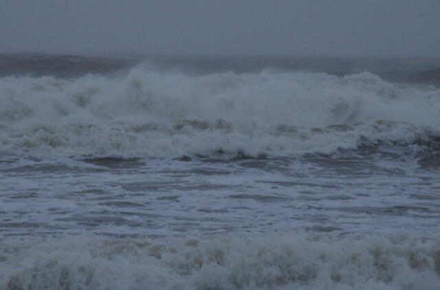 Britai skyrė 20 mln. svarų sterlingų potvynių ir bangų energijos projektams