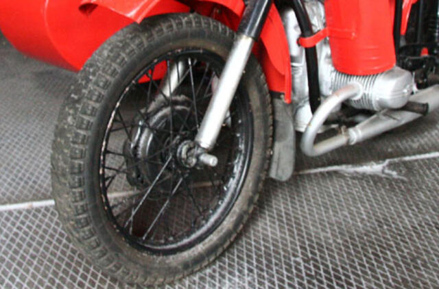 Jemenas: du teroristai mirtininkai susprogdino užminuotą motociklą prie informacijos centro