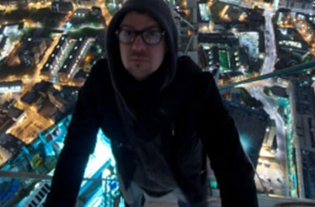 Kvapą gniaužiantys vaizdai nuo Londono "stogo": ekstremalai užsiropštė į „Shard“ viršūnę (video)