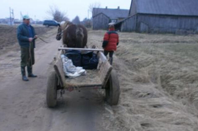 Latvijos lietuvis gabeno tėvynainiams naminukę