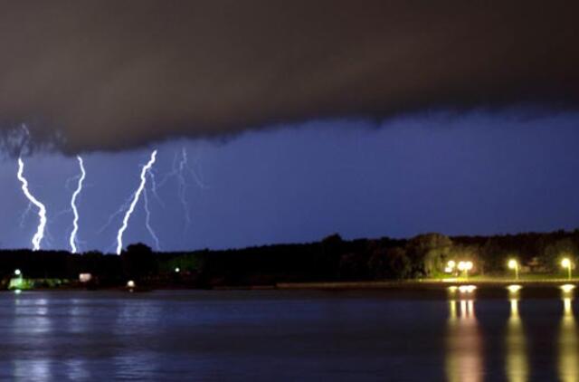 Sekmadienį - perkūnija, kitą savaitę - šiluma