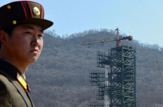 Šiaurės Korėjos raketa subyrėjo ore