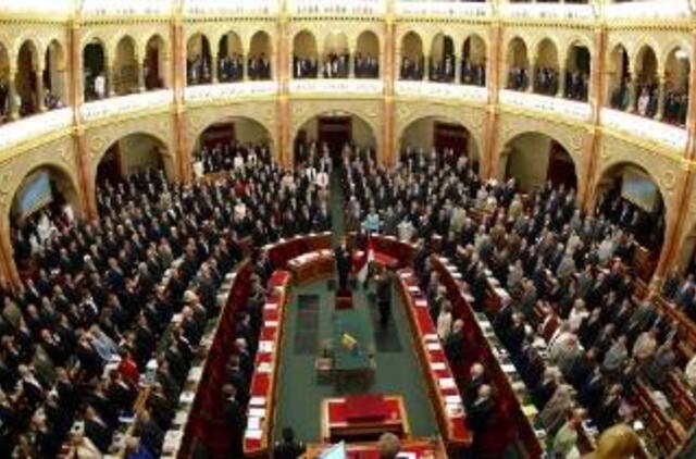 Vengrijos parlamentas bus sumažintas perpus