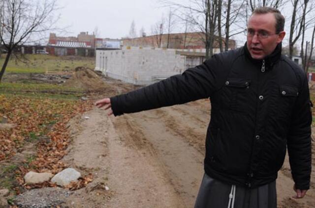 Bažnyčios varpas erzina aplinkinių namų gyventojus