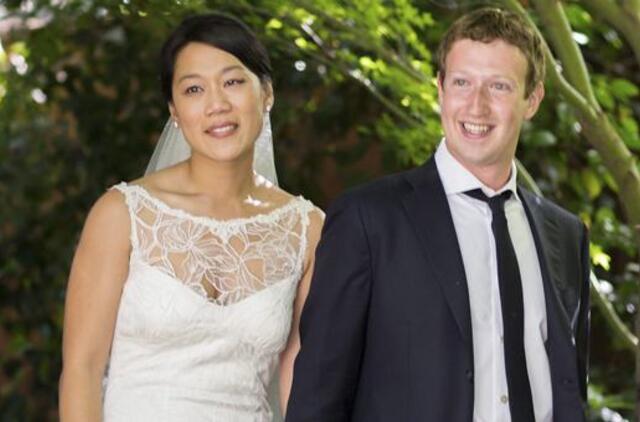 "Facebook" įkūrėjas vedė savo ilgametę draugę