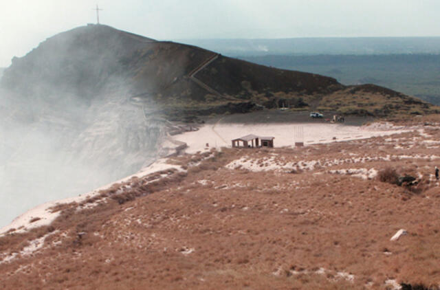 Iš ugnikalnio Nikaragvoje veržiasi dujos ir pelenai