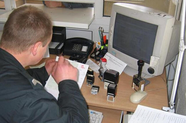 Klaipėdos pasieniečiai sulaikė du įstatymams nusižengusius vyrus