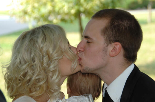 Lietuvoje 2011 m. santuokų skaičius nežymiai augo