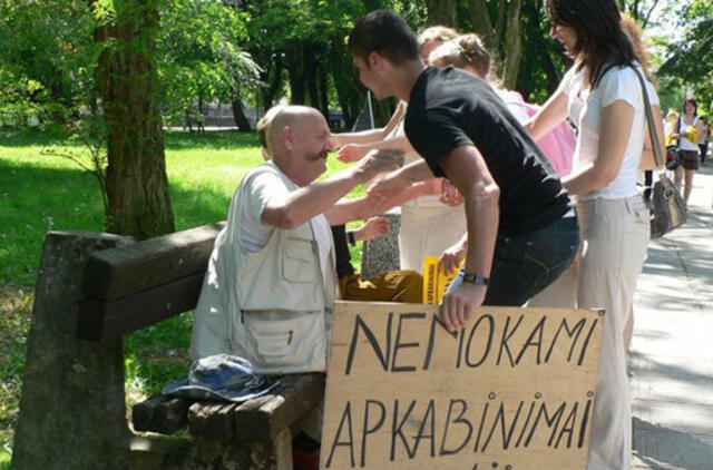 Nemokami apkabinimai - vėl Klaipėdoje