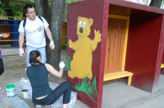 Papuošė darželio aplinką