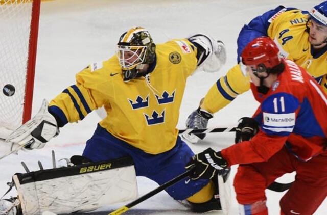 Rusijos ledo ritulininkai tęsia pergalingą žygį pasaulio čempionate