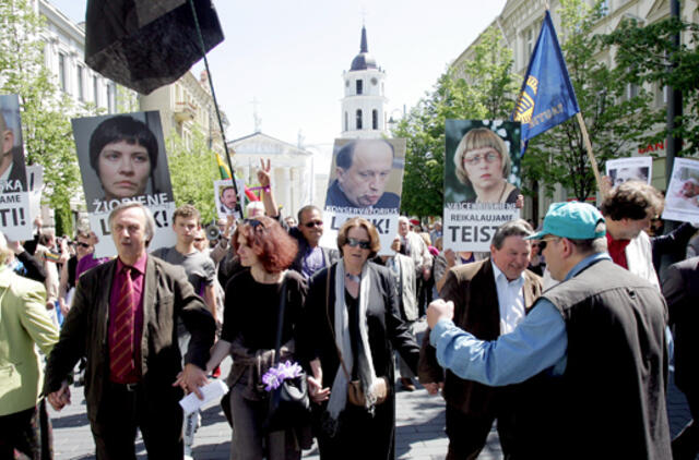 Tęsiasi Neringos Venckienės šalininkų protestai