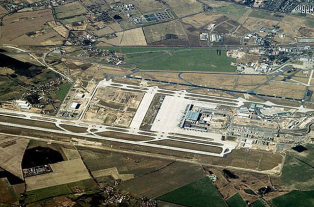 Vėl stringa naujojo Berlyno oro uosto atidarymas