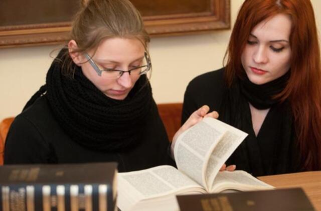 Vis svarbiau tampa mokėti dvi ir daugiau užsienio kalbų