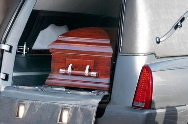 Vyras prisikėlė savo paties laidotuvėse