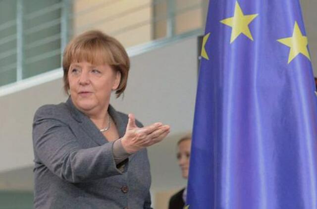 Angela Merkel: Vokietija neprivalo viena atsakyti už kitų euro zonos šalių skolas