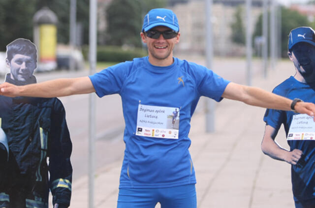 Aplink Lietuvą apibėgęs ugniagesys ketina apibėgti ir Baltijos jūrą