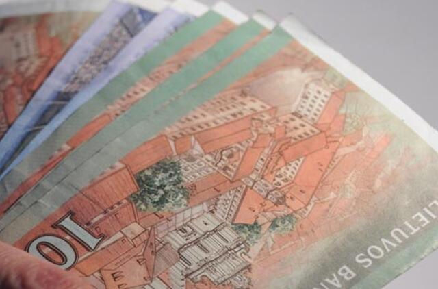 Darbo užmokestis sumažėjo visose apskrityse