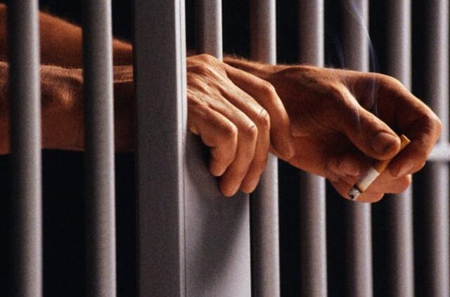 Dvejus metus kalėti nuteistas buvęs Rumunijos premjeras mėgino nusižudyti