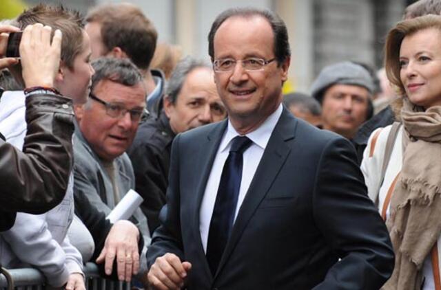 Francois Hollande asmens sargybiniai pamiršo savo ginklus