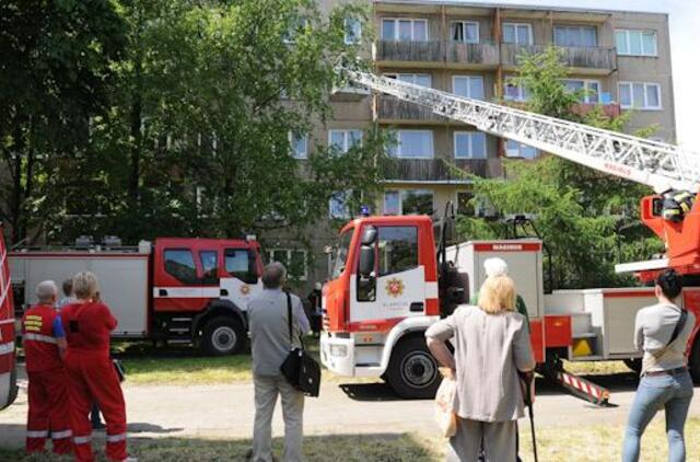 Klaipėdos centre nuo kompiuterio užsidegė butas