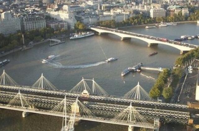 Per Temzę nuo šiol bus galima keltis keltuvu