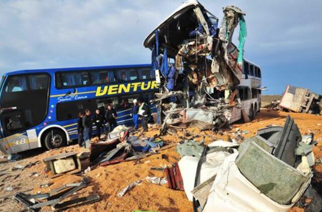 Per tragišką autoavariją Argentinoje žuvo 14 žmonių