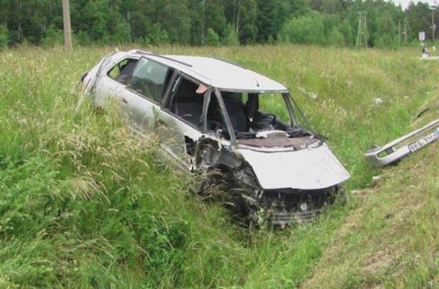 Po avarijos neblaivus ekipažas atsidūrė ligoninėje