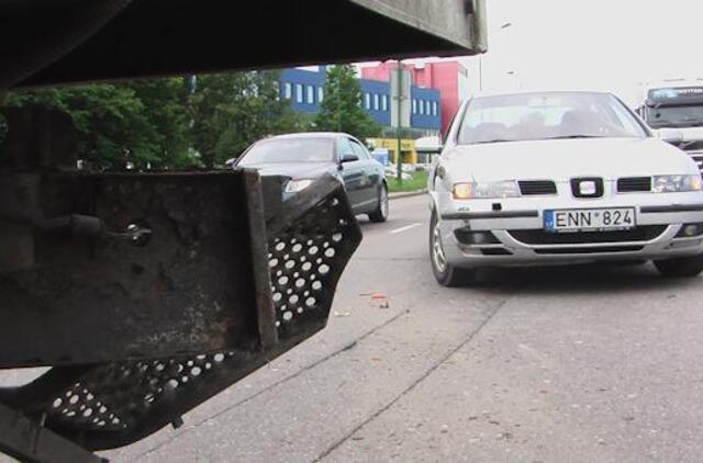 Avarijos tęsiasi: smulki avarija sukėlė didelius ginčus