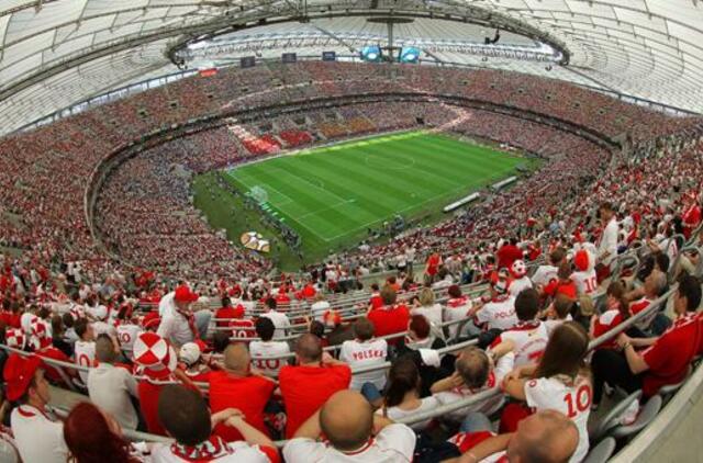 "Euro-2012" rungtynes stadionuose stebėjo beveik 1,5 mln. žiūrovų