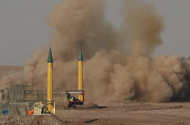 Iranas išbandė balistines raketas, galinčias smogti Izraelio ir JAV bazėms