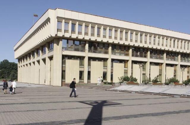 Kadenciją baigiančio Seimo nuveikti darbai ir klaidos