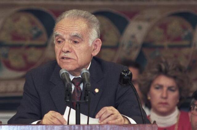 Mirė buvęs Izraelio premjeras Icchakas Šamiras