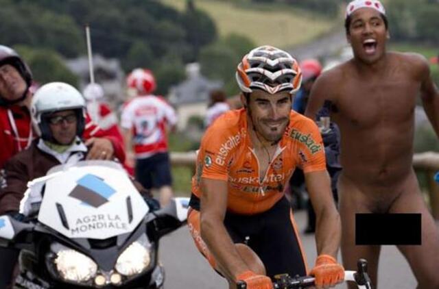 "Tour de France" lenktynėse į trasą išbėgo juodaodis nuogalius