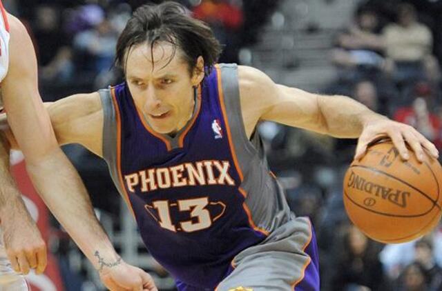 Veteranas Steve Nash jungiasi prie "Lakers"