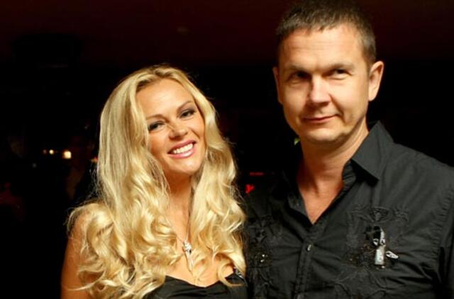 17 metų truko gražuolės kelias iki vestuvių