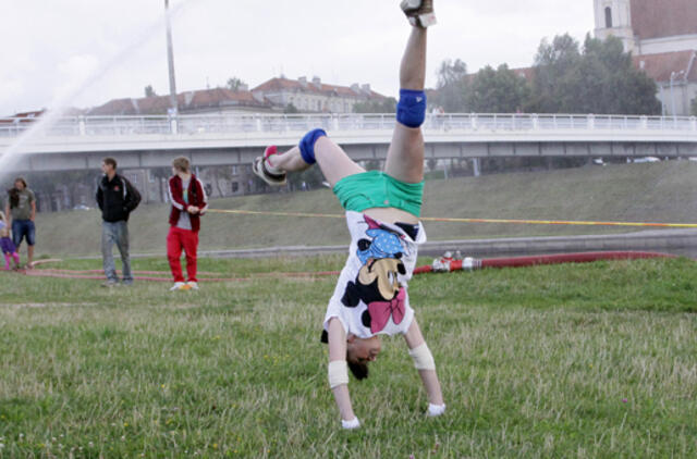 A. Pivoraitė pasiekė persivertimų atgal per galvą Lietuvos rekordą