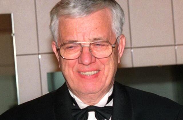 Bankrutavęs Latvijos bankas iš kompozitoriaus Raimondo Paulo pareikalavo 100 latų