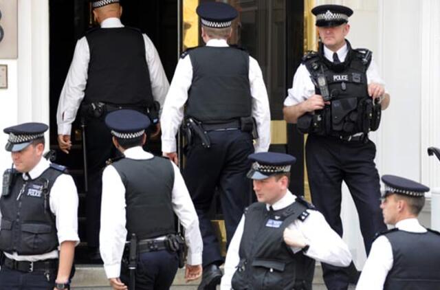 Didžiosios Britanijos policija gali įsiveržti į Ekvadoro ambasados teritoriją po savaitės