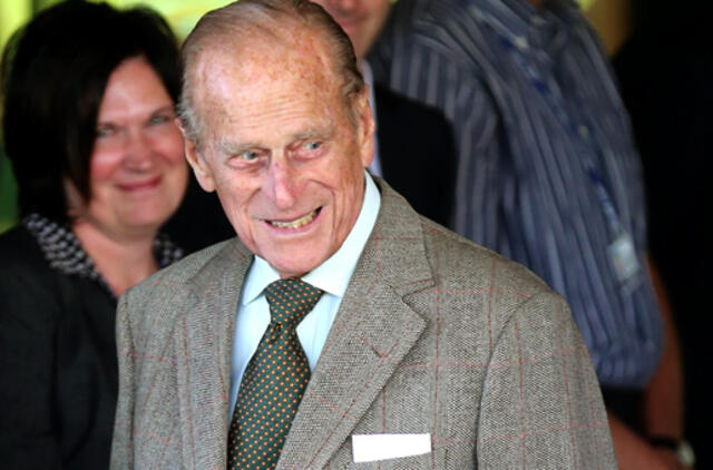 Didžiosios Britanijos princas Filipas po gydymo ligoninėje paleistas namo