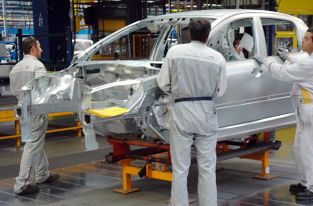 Europa siūlo kompensacijas atleistiems "Peugeot" darbuotojams