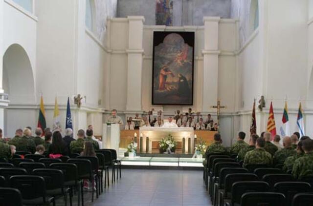 Į Afganistaną išlydėta nauja Lietuvos specialiosios misijos vadovo apsaugos karių grupė