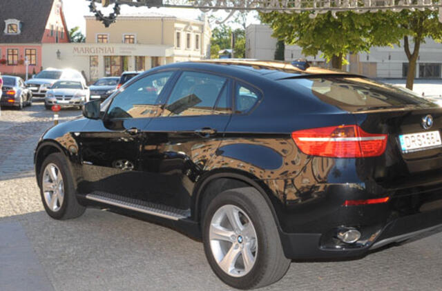 Liepą naujų automobilių rinka šiek tiek ūgtelėjo