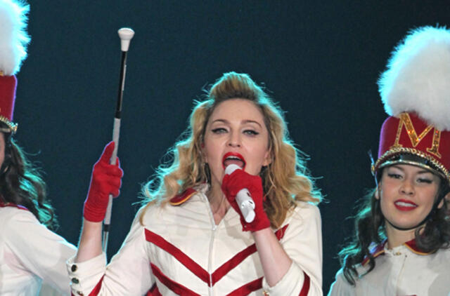 Madona per koncertą Maskvoje reikalavo laisvės "Pussy Riot" narėms