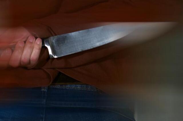 Naikupės gatvėje vyras subadytas peiliu