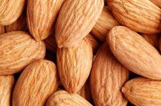 Panevėžyje iš įmonės pavogtos 7 tonos migdolų riešutų